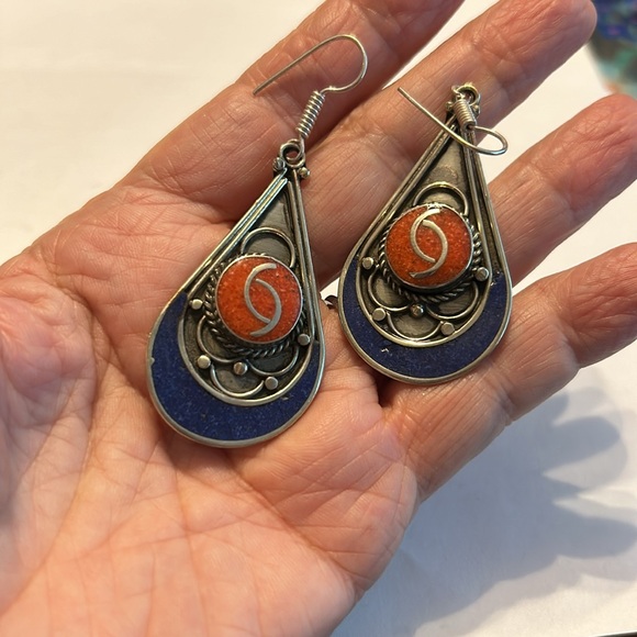 Tibetan Handcrafted Earrings Lapis & Coral NEW - Picture 6 of 6